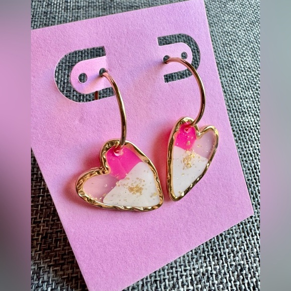 New Pink White Clear Heart w/ Gold Tone Accents Retro 80s Style Earrings - 1.65” - Picture 4 of 6